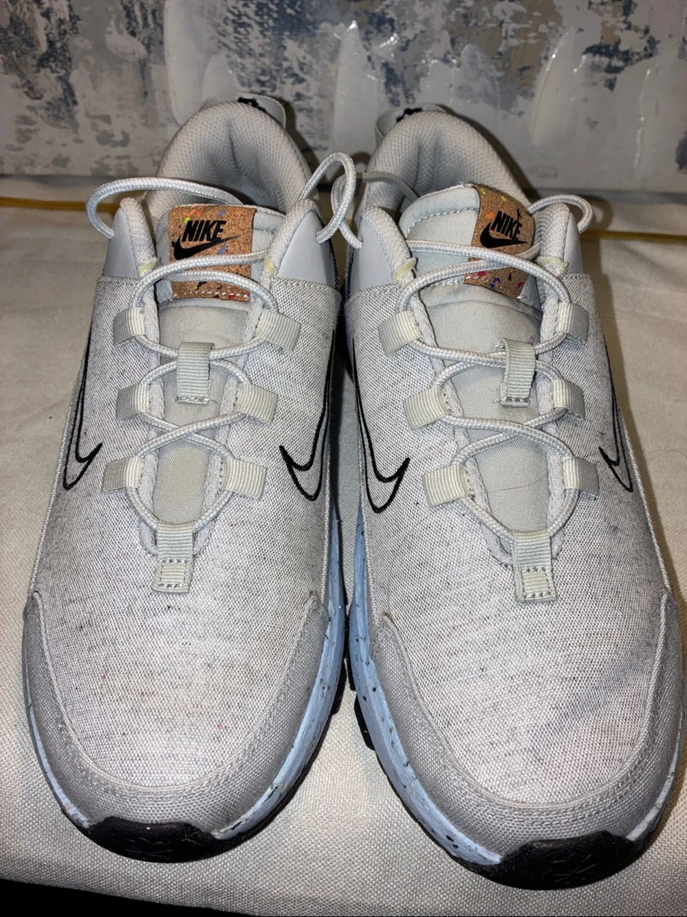 EUC Nike Beige Remica  Sneakers with Black Swoosh Women’s 9 W